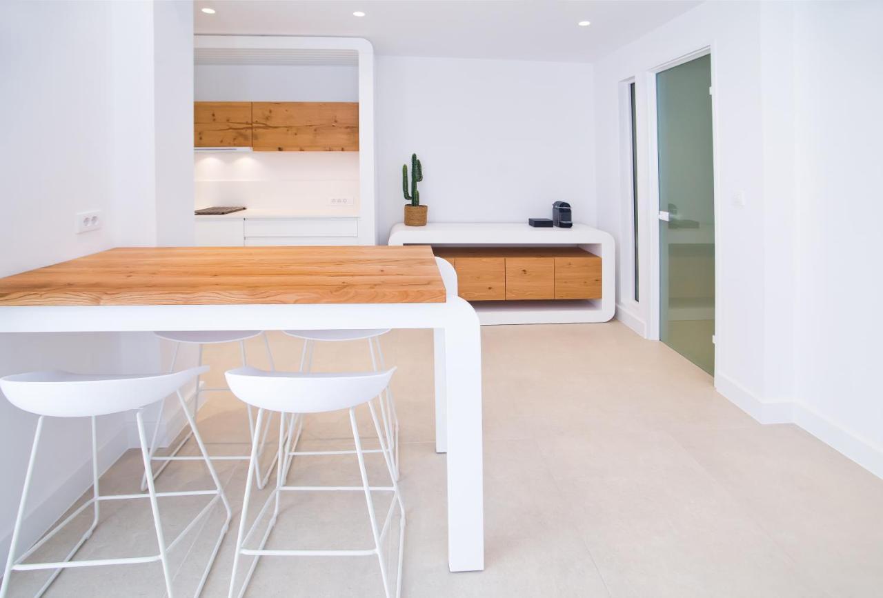 Almyra Seaside Luxury Apartment *