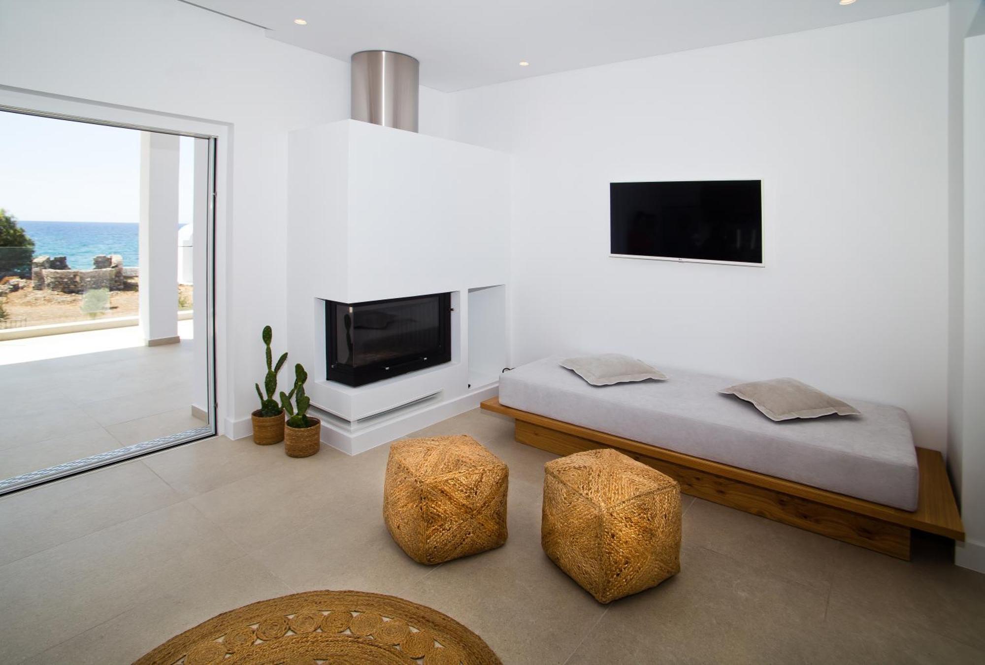 Almyra Seaside Luxury Apartment *