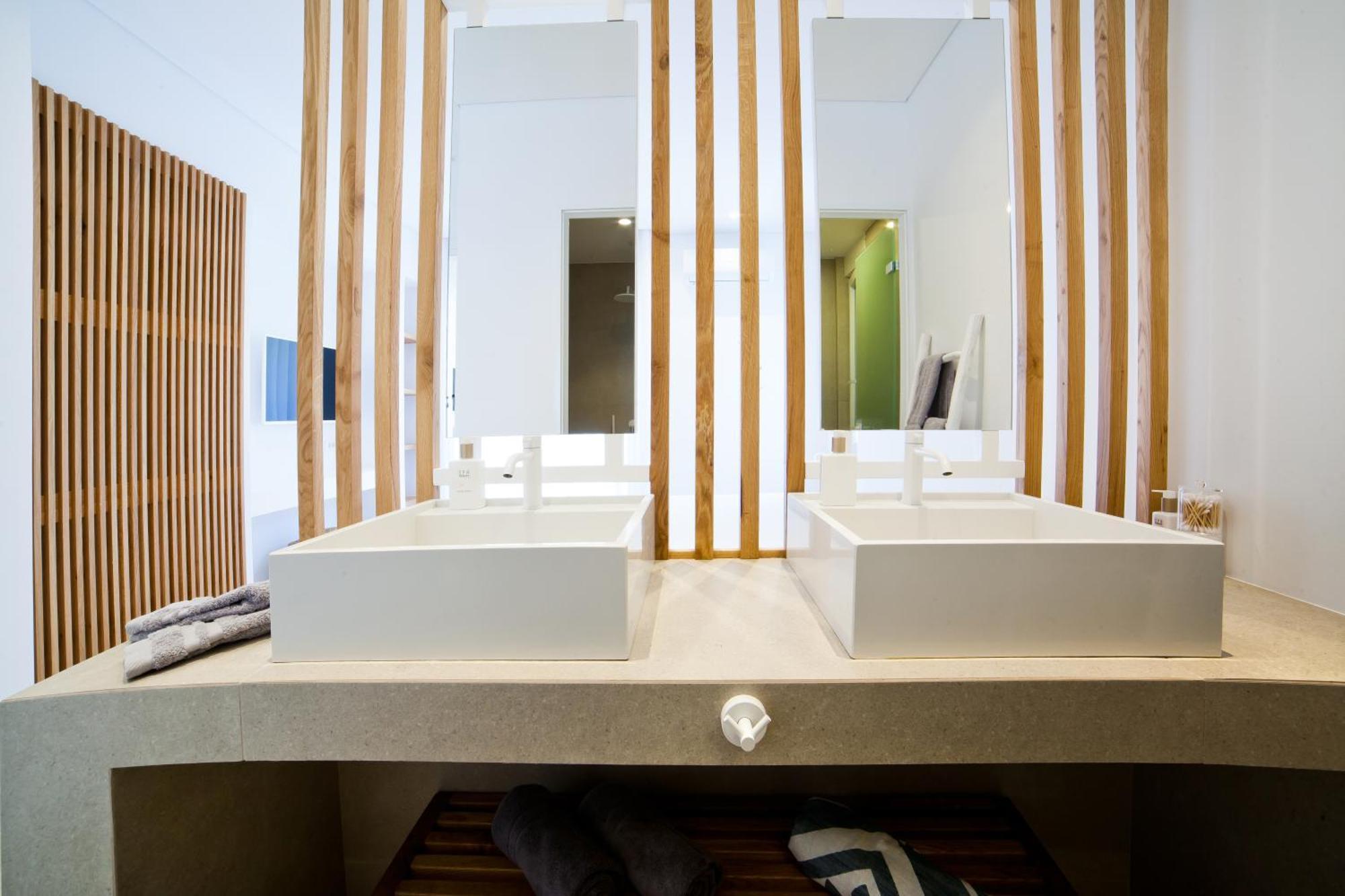 Almyra Seaside Luxury Apartment