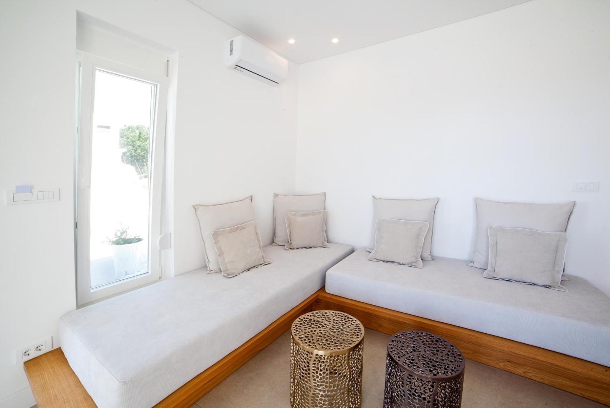 Almyra Seaside Luxury Apartment *