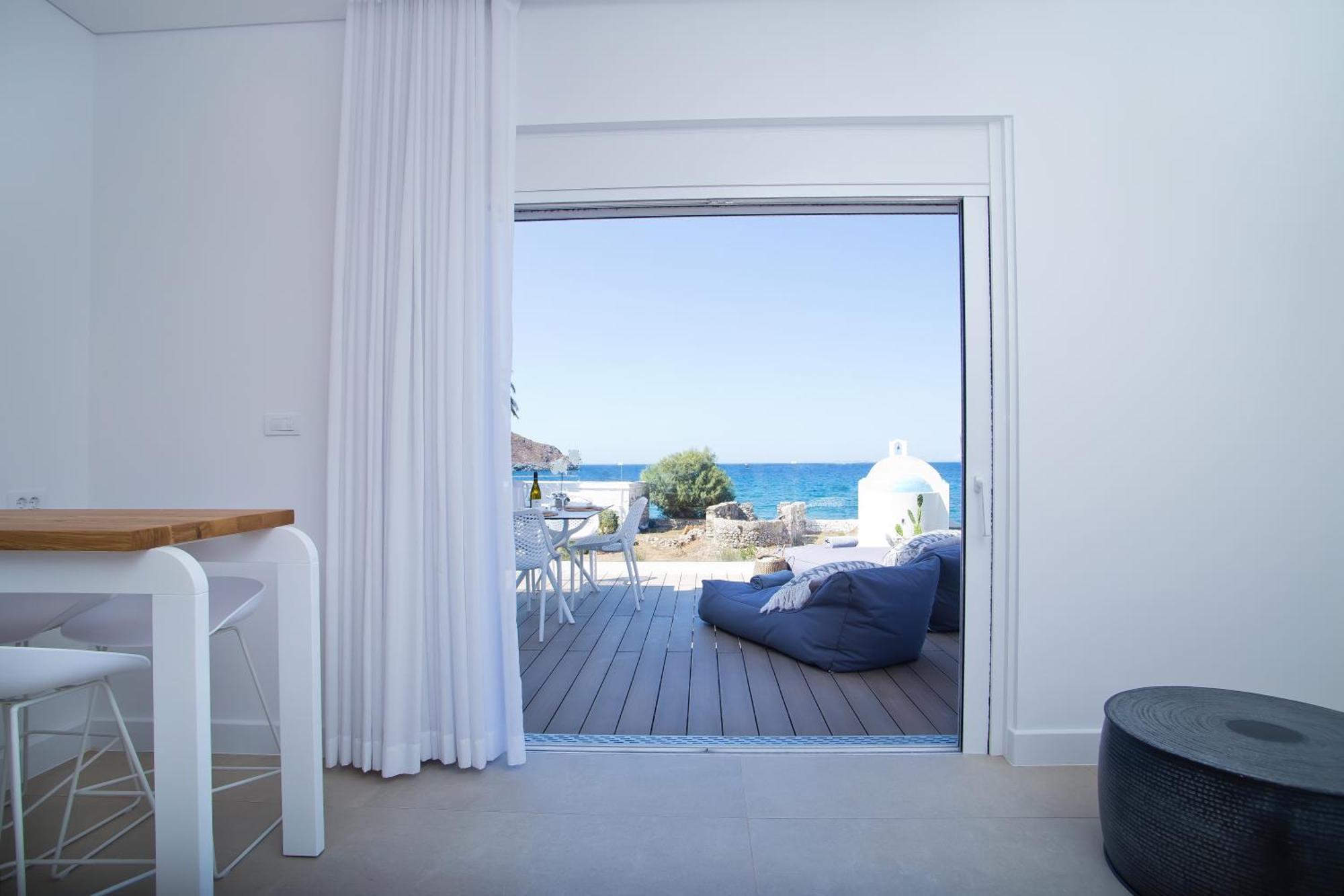Almyra Seaside Luxury Apartment *