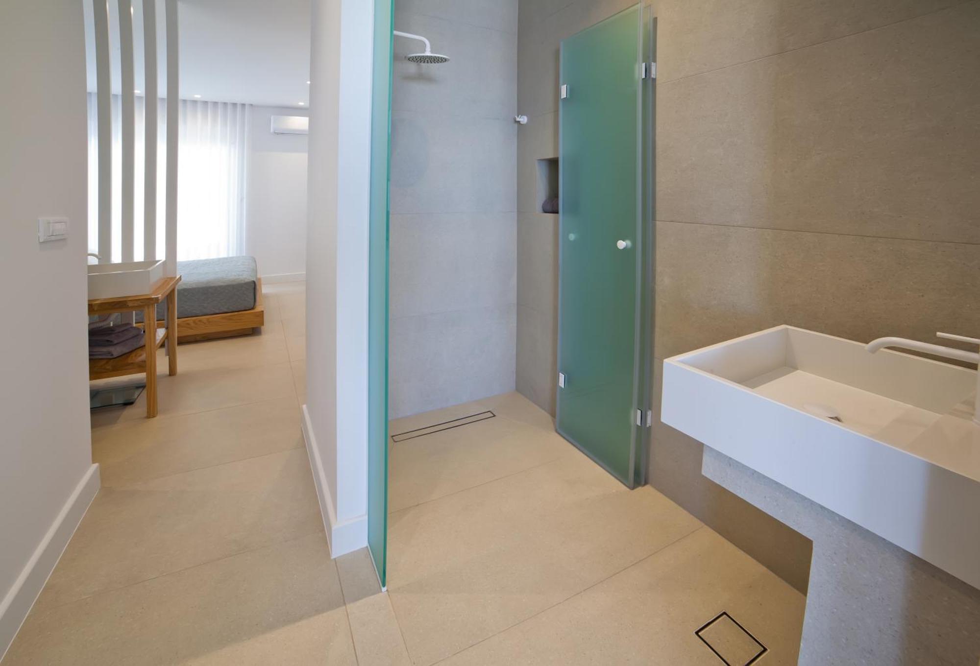 Almyra Seaside Luxury Apartment *